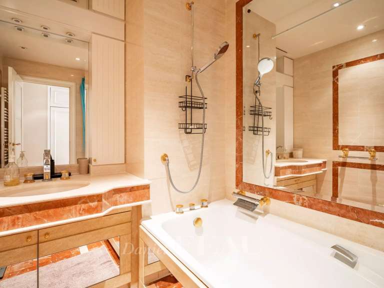Appartement Neuilly-sur-Seine - 4 chambres - 214m²