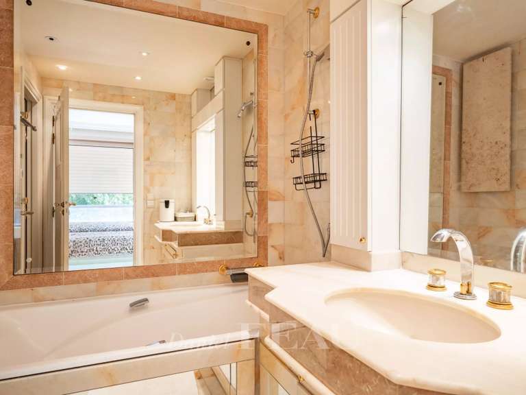Appartement Neuilly-sur-Seine - 4 chambres - 214m²