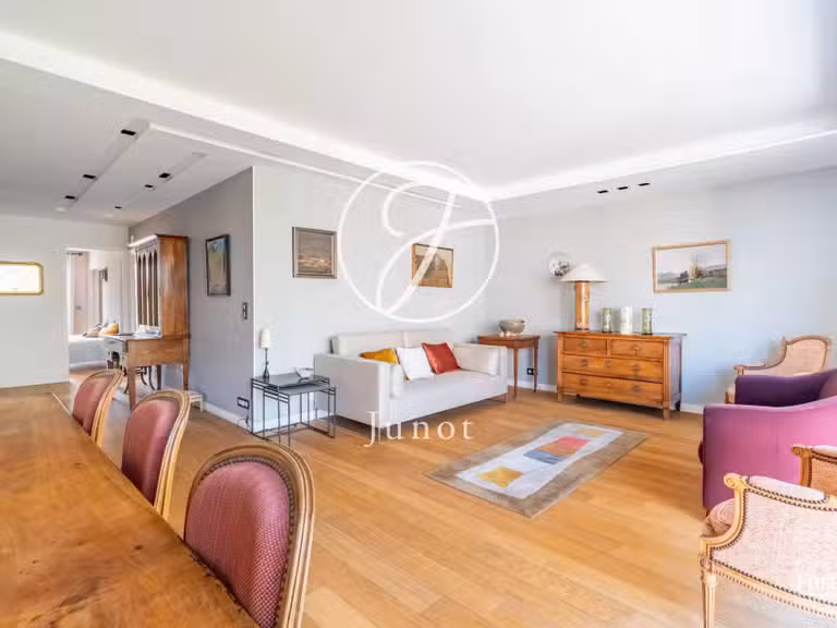 Appartement Neuilly-sur-Seine - 2 chambres - 90m²