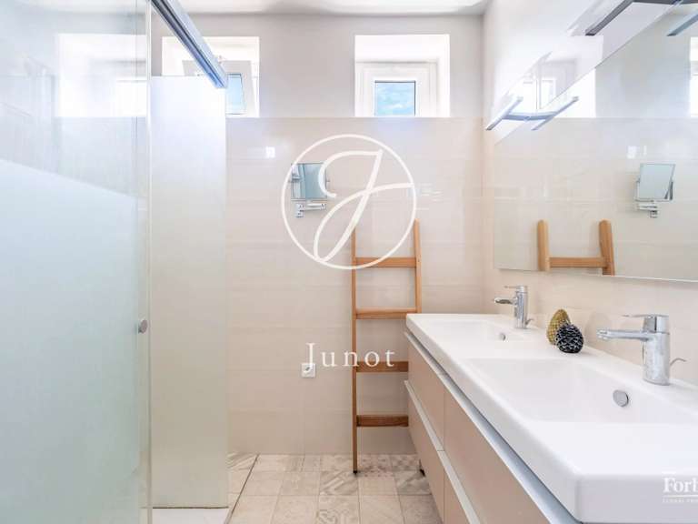 Appartement Neuilly-sur-Seine - 2 chambres - 90m²