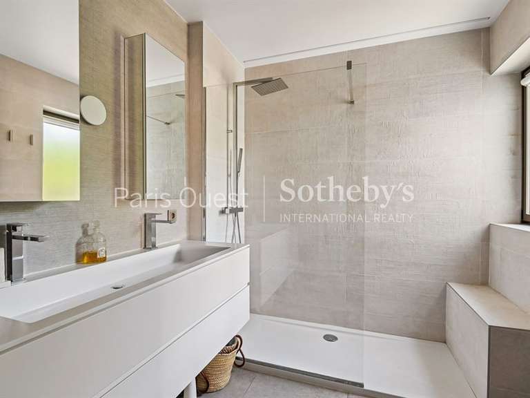 Appartement Neuilly-sur-Seine - 3 chambres - 150m²