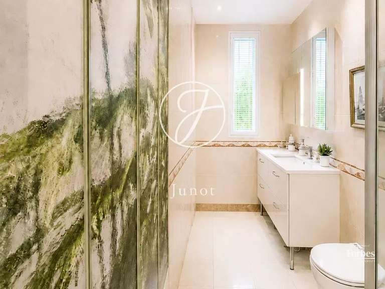 Appartement Neuilly-sur-Seine - 3 chambres - 124m²