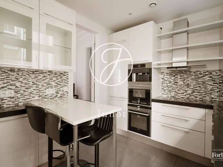 Appartement Neuilly-sur-Seine - 2 chambres - 125m²