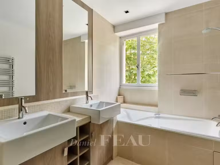 Appartement Neuilly-sur-Seine - 4 chambres - 200m²