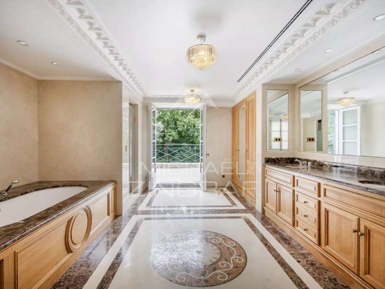 Hôtel particulier Neuilly-sur-Seine - 5 chambres - 740m²