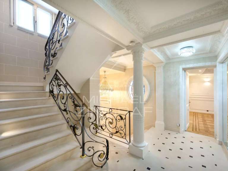 Hôtel particulier Neuilly-sur-Seine - 5 chambres - 740m²