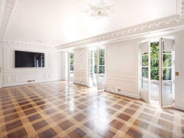 Hôtel particulier Neuilly-sur-Seine - 5 chambres - 740m²