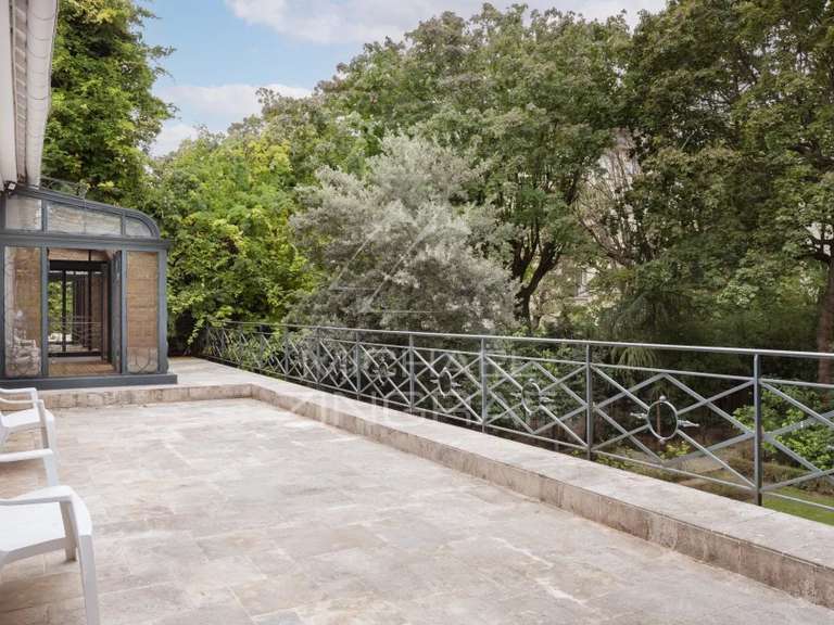 Hôtel particulier Neuilly-sur-Seine - 5 chambres - 740m²