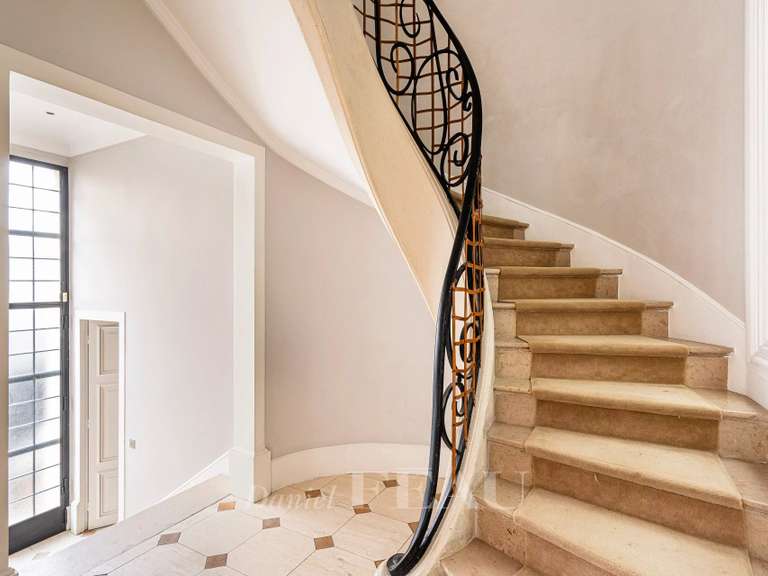 Hôtel particulier Neuilly-sur-Seine - 6 chambres - 278m²