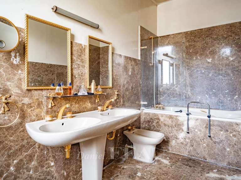 Hôtel particulier Neuilly-sur-Seine - 6 chambres - 316m²