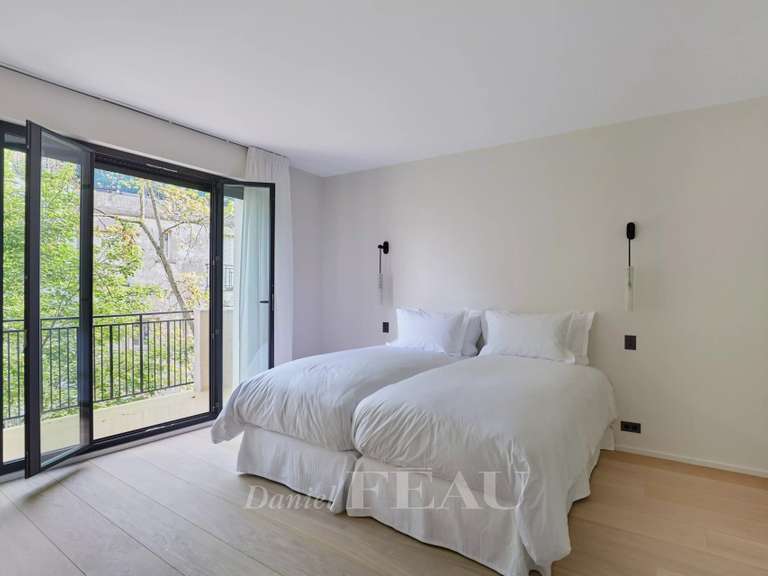 Mansion Neuilly-sur-Seine - 4 bedrooms - 345m²