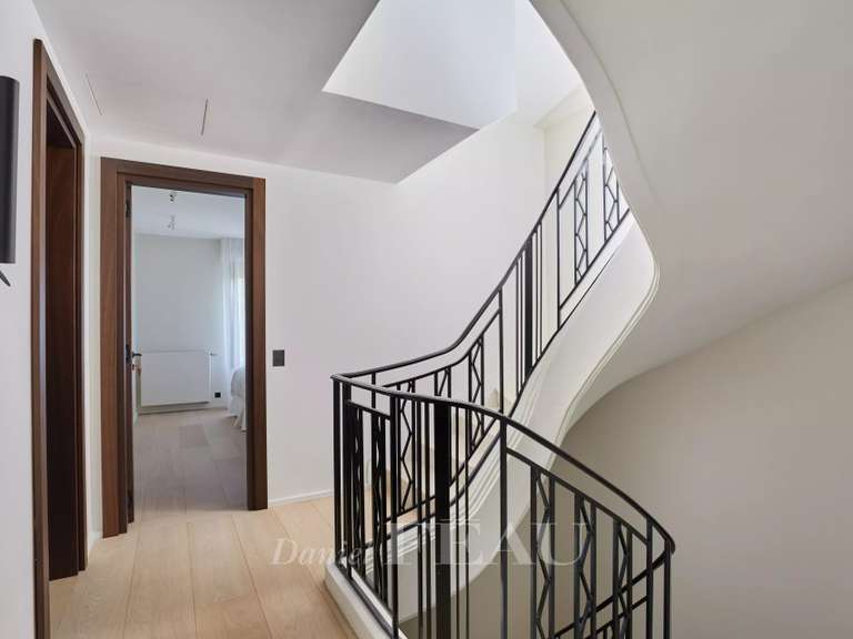 Mansion Neuilly-sur-Seine - 4 bedrooms - 345m²