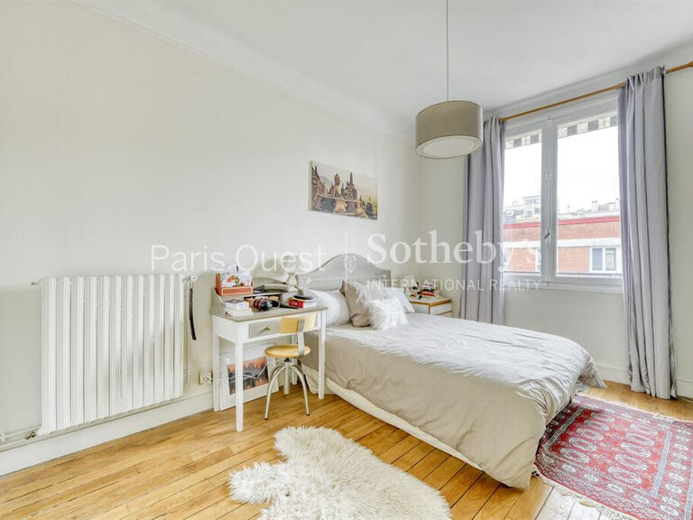 House Neuilly-sur-Seine - 4 bedrooms - 392m²