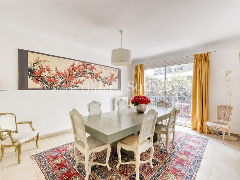 House Neuilly-sur-Seine - 4 bedrooms - 392m²