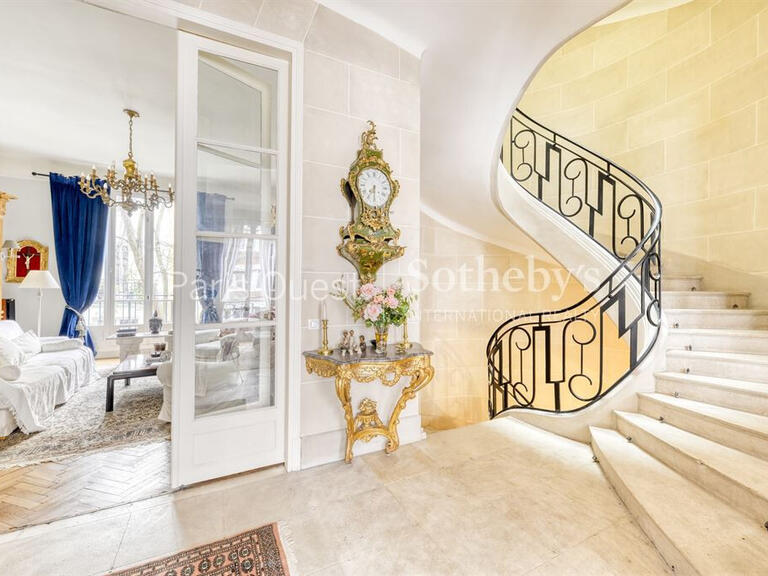 House Neuilly-sur-Seine - 4 bedrooms - 392m²
