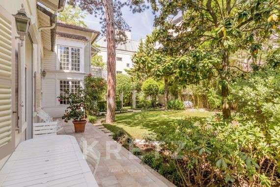 Maison Neuilly-sur-Seine - 7 chambres - 500m²
