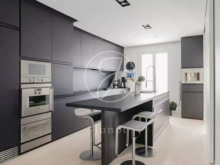 House Neuilly-sur-Seine - 3 bedrooms - 288m²