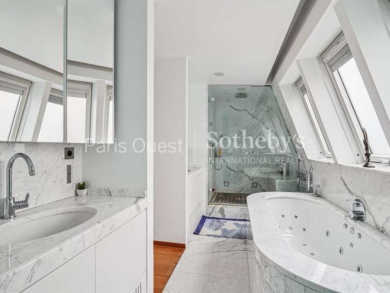 Maison Neuilly-sur-Seine - 4 chambres - 290m²