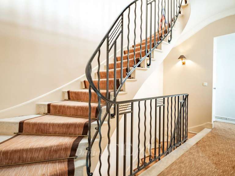 House Neuilly-sur-Seine - 5 bedrooms - 280m²