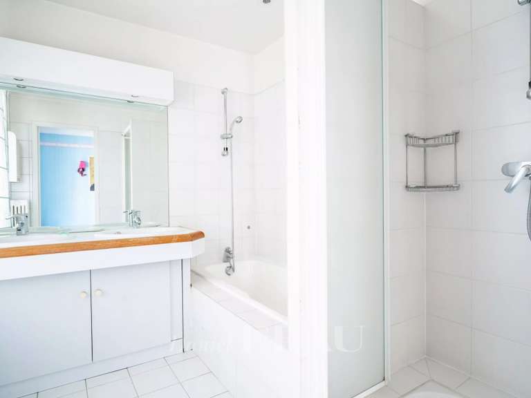 House Neuilly-sur-Seine - 5 bedrooms - 280m²