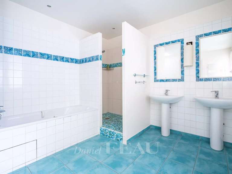 House Neuilly-sur-Seine - 5 bedrooms - 280m²