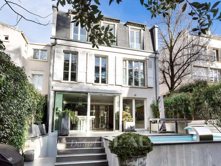 Maison Neuilly-sur-Seine - 4 chambres - 385m²