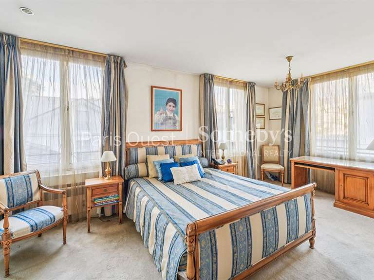 Maison Neuilly-sur-Seine - 5 chambres - 411m²