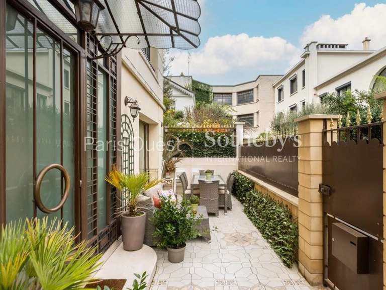 Maison Neuilly-sur-Seine - 5 chambres - 411m²
