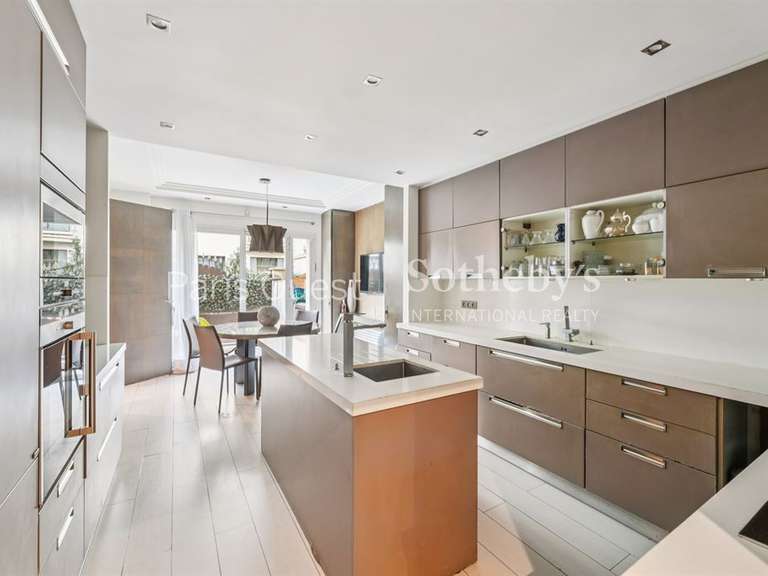 Maison Neuilly-sur-Seine - 5 chambres - 411m²