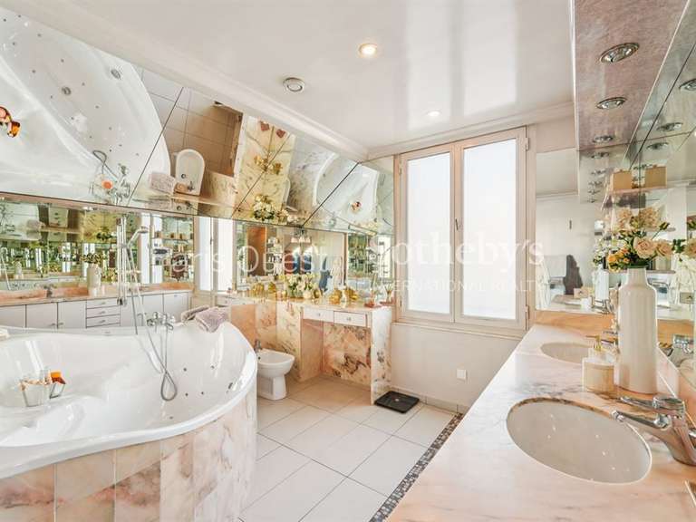 Maison Neuilly-sur-Seine - 5 chambres - 411m²