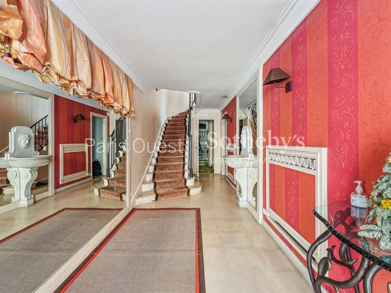 House Neuilly-sur-Seine - 4 bedrooms - 300m²