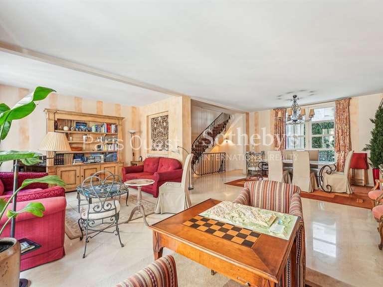 House Neuilly-sur-Seine - 4 bedrooms - 300m²