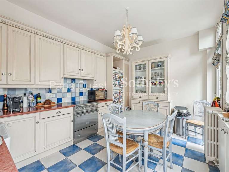 House Neuilly-sur-Seine - 4 bedrooms - 300m²