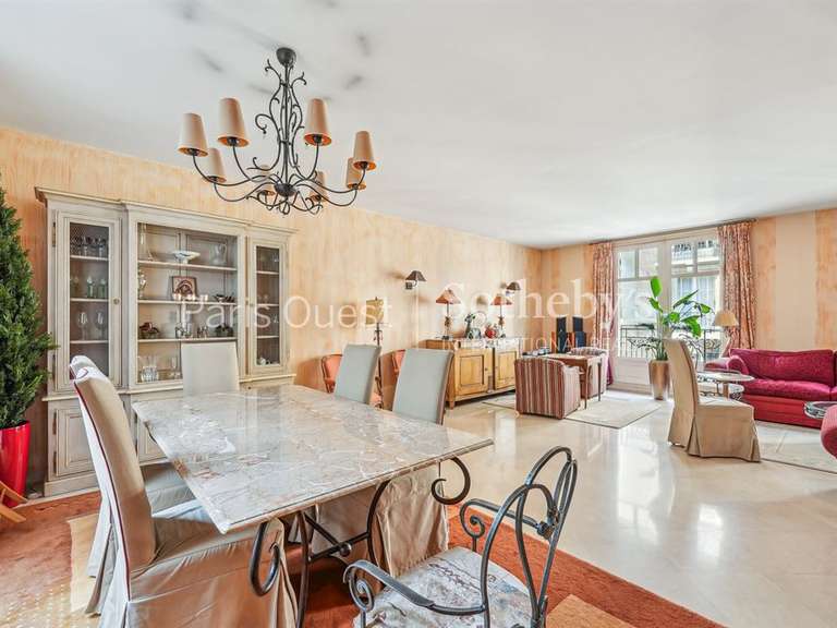 House Neuilly-sur-Seine - 4 bedrooms - 300m²