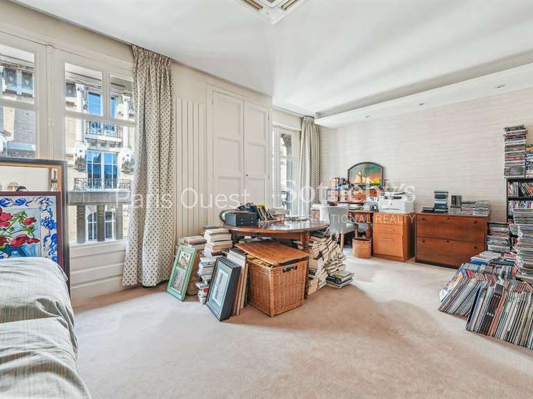 House Neuilly-sur-Seine - 4 bedrooms - 300m²