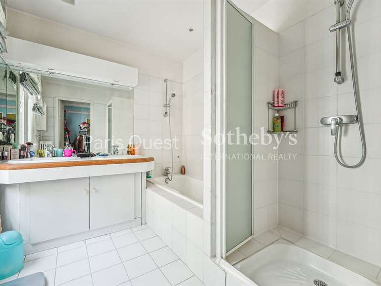 House Neuilly-sur-Seine - 4 bedrooms - 300m²