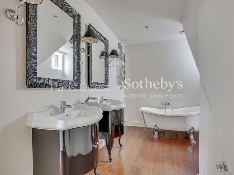 Maison Neuilly-sur-Seine - 5 chambres - 392m²