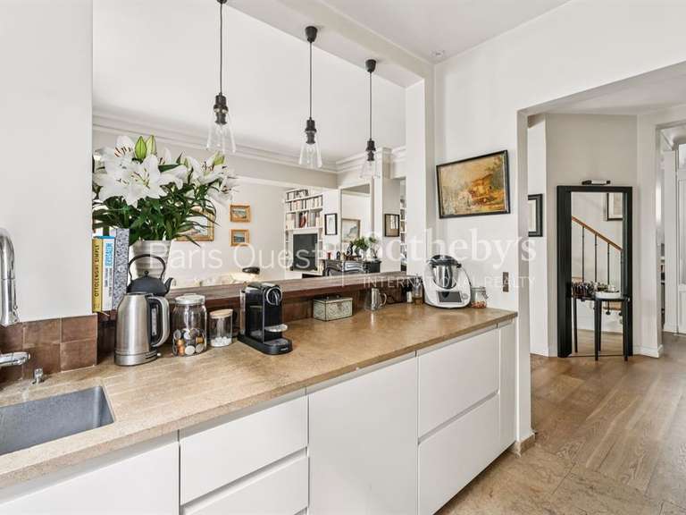 House Neuilly-sur-Seine - 5 bedrooms - 290m²