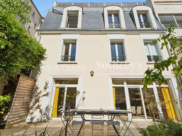 Maison Neuilly-sur-Seine - 6 chambres - 324m²