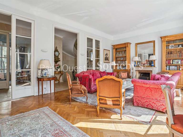 Maison Neuilly-sur-Seine - 4 chambres - 392m²