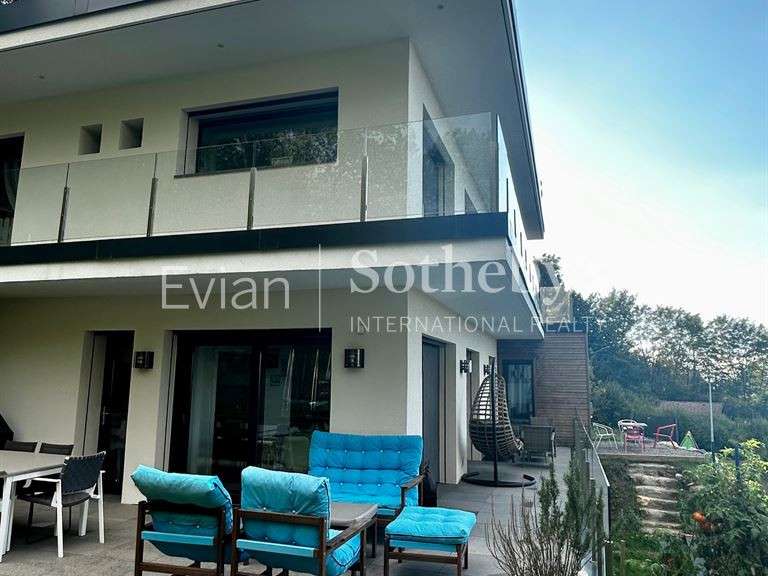 Maison Neuvecelle - 5 chambres - 230m²