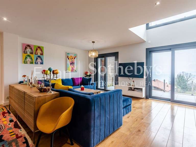 House Neuvecelle - 5 bedrooms - 230m²
