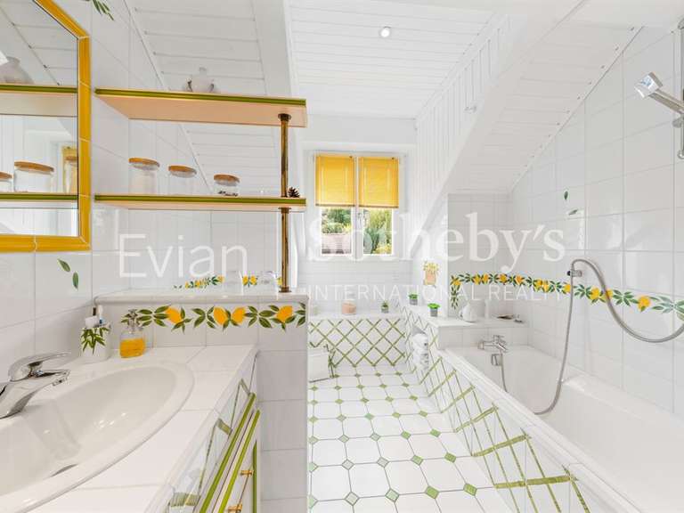 House Neuvecelle - 4 bedrooms - 189m²