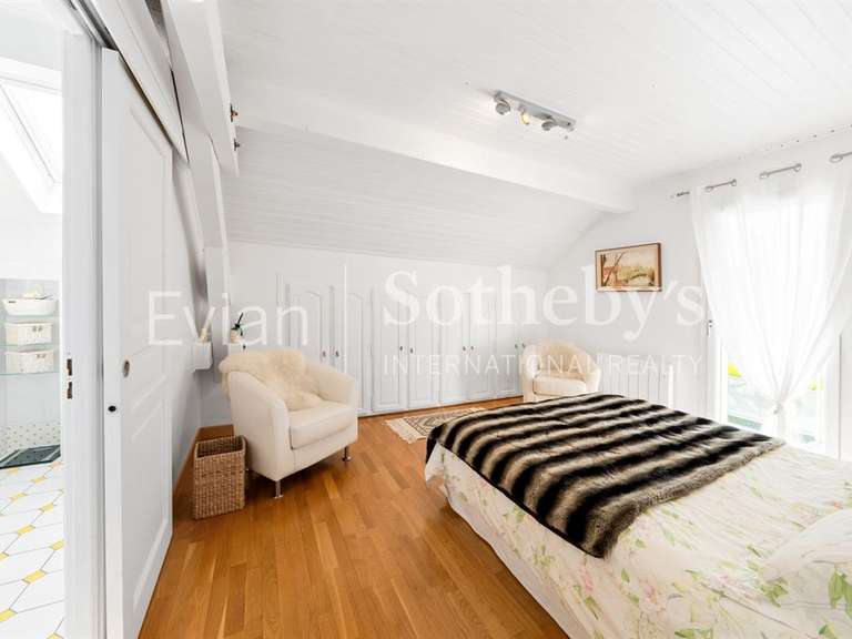 House Neuvecelle - 4 bedrooms - 189m²
