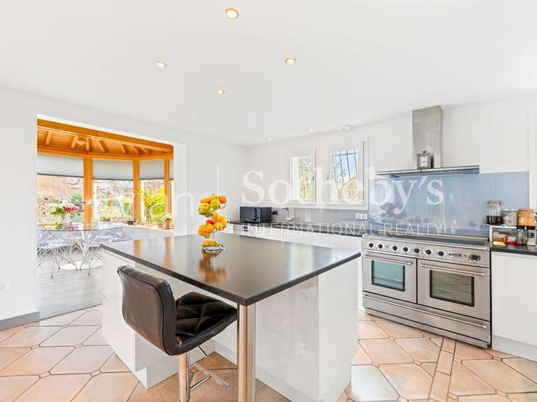 House Neuvecelle - 4 bedrooms - 189m²