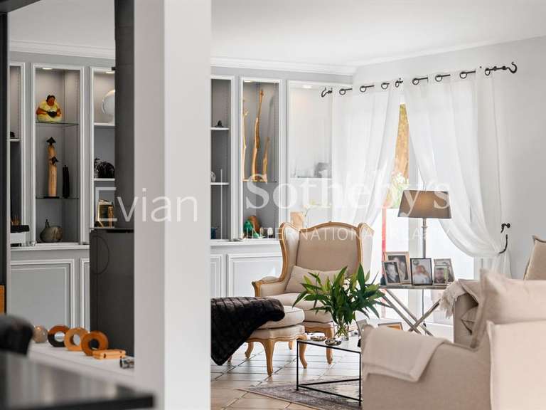 House Neuvecelle - 4 bedrooms - 189m²