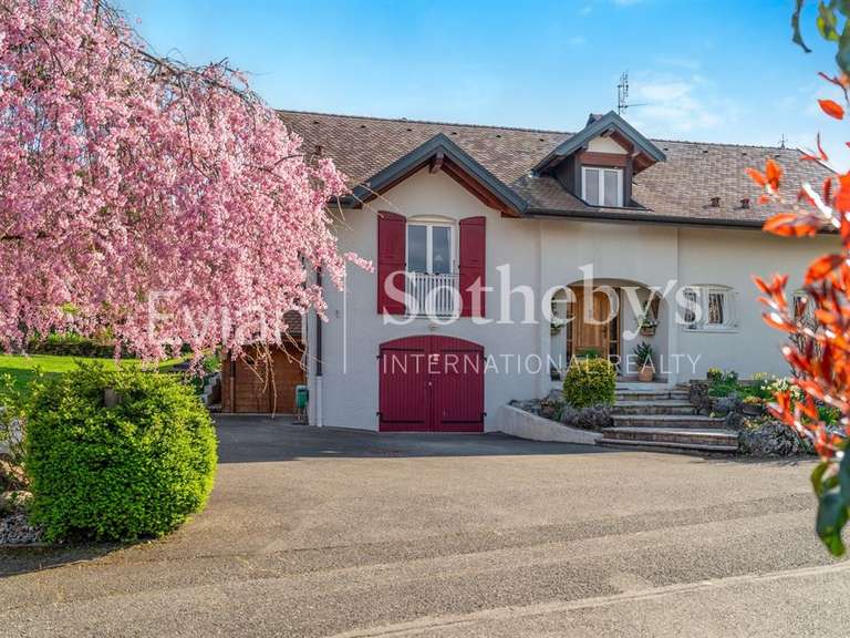 House Neuvecelle - 4 bedrooms - 189m²