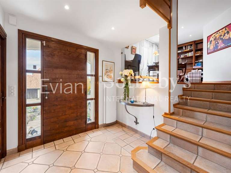 House Neuvecelle - 4 bedrooms - 189m²