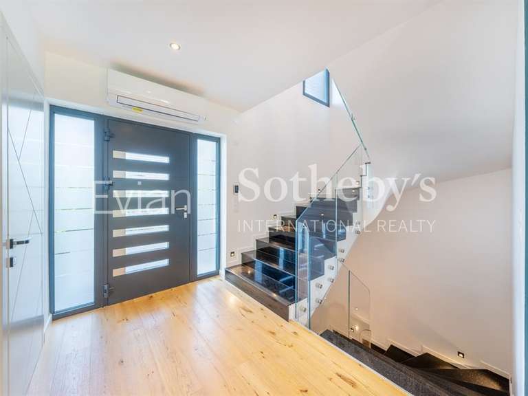 Maison Neuvecelle - 4 chambres - 276m²
