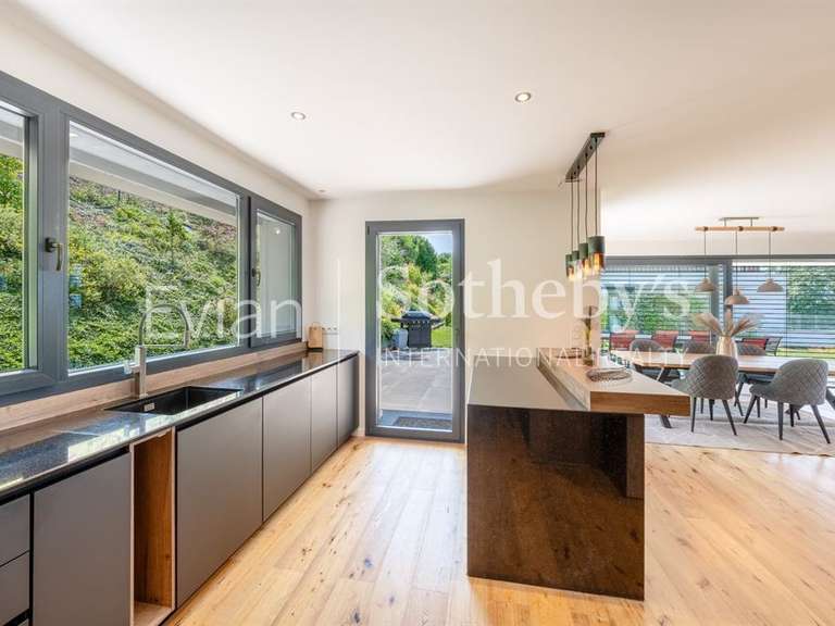 Maison Neuvecelle - 4 chambres - 276m²
